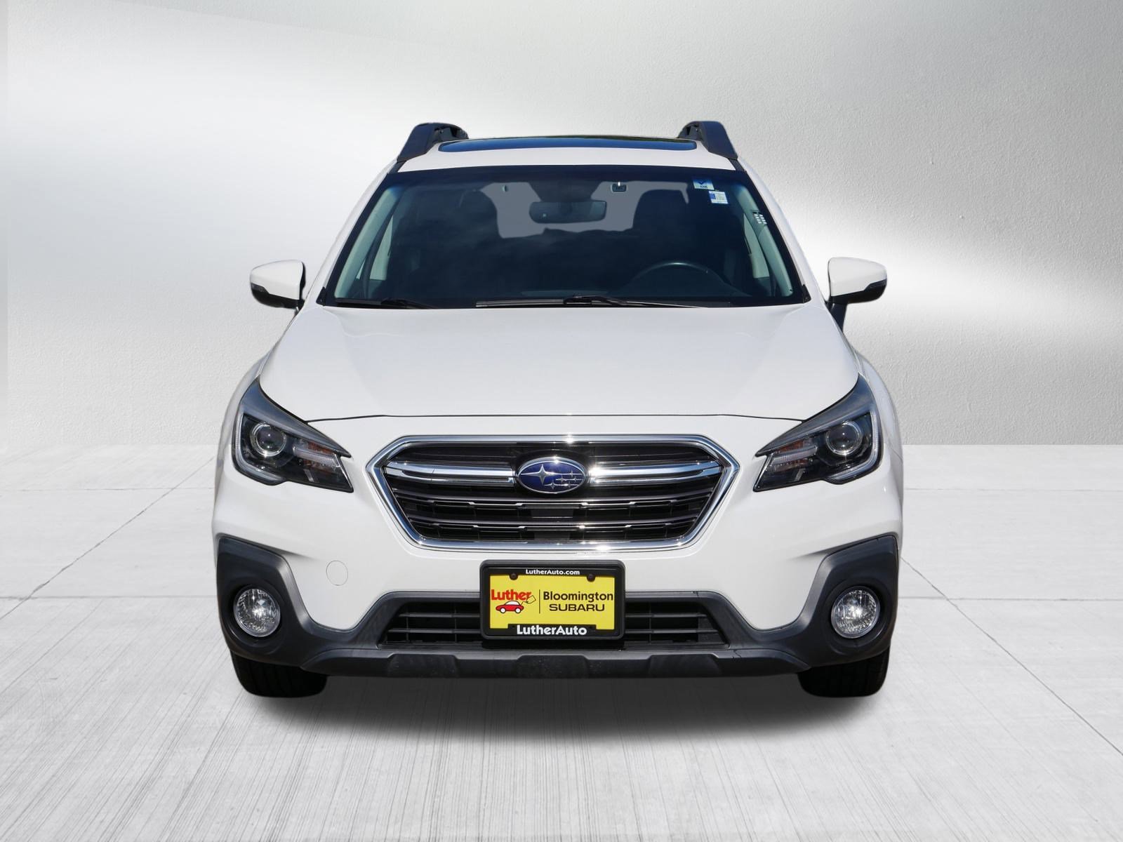 2018 Subaru Outback Limited photo 2