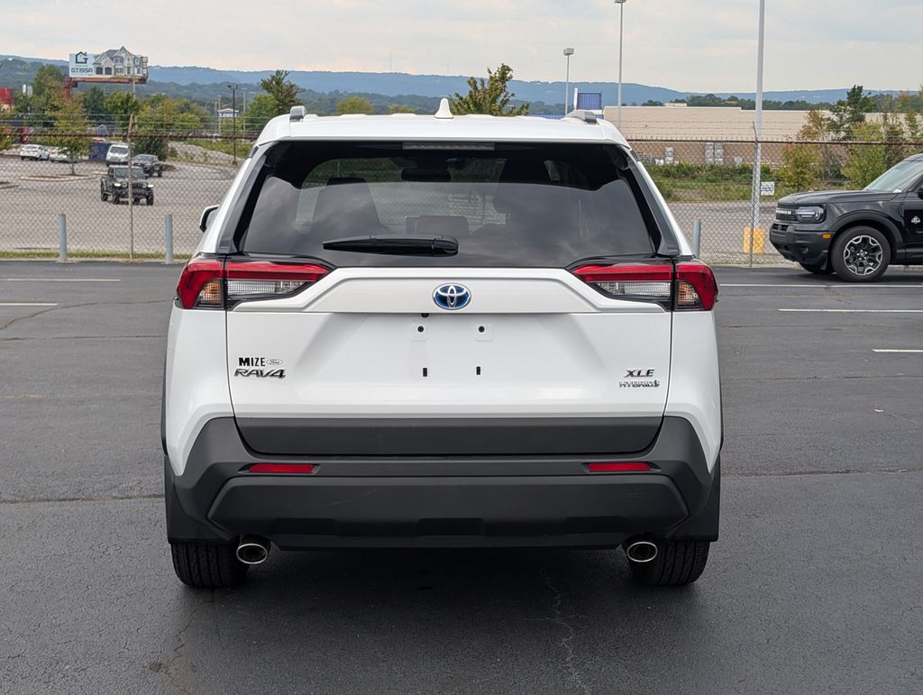 2024 Toyota RAV4 Hybrid XLE photo 5
