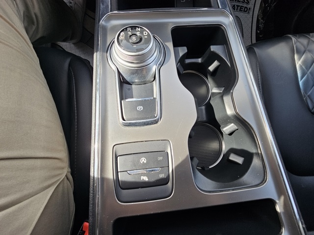 2024 Ford Edge Titanium photo 10