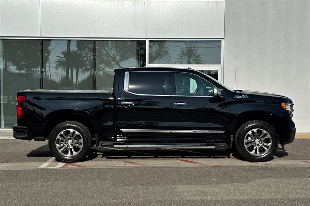 2024 Chevrolet Silverado 1500 High Country photo 3