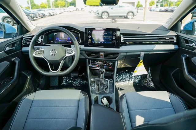 2025 Volkswagen Jetta 1.5T SE photo 22