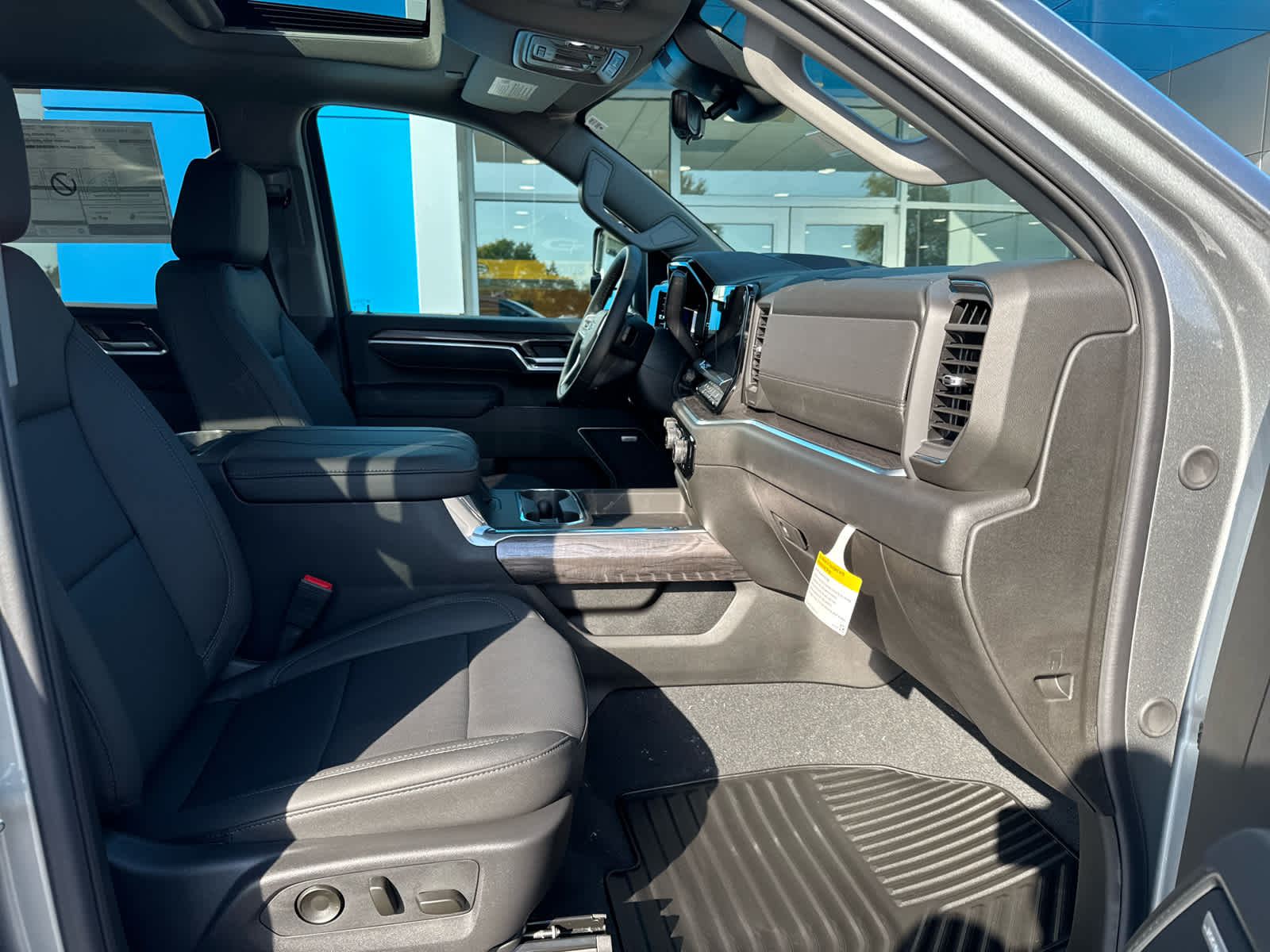 2026 Chevrolet Silverado 2500HD LTZ photo 4