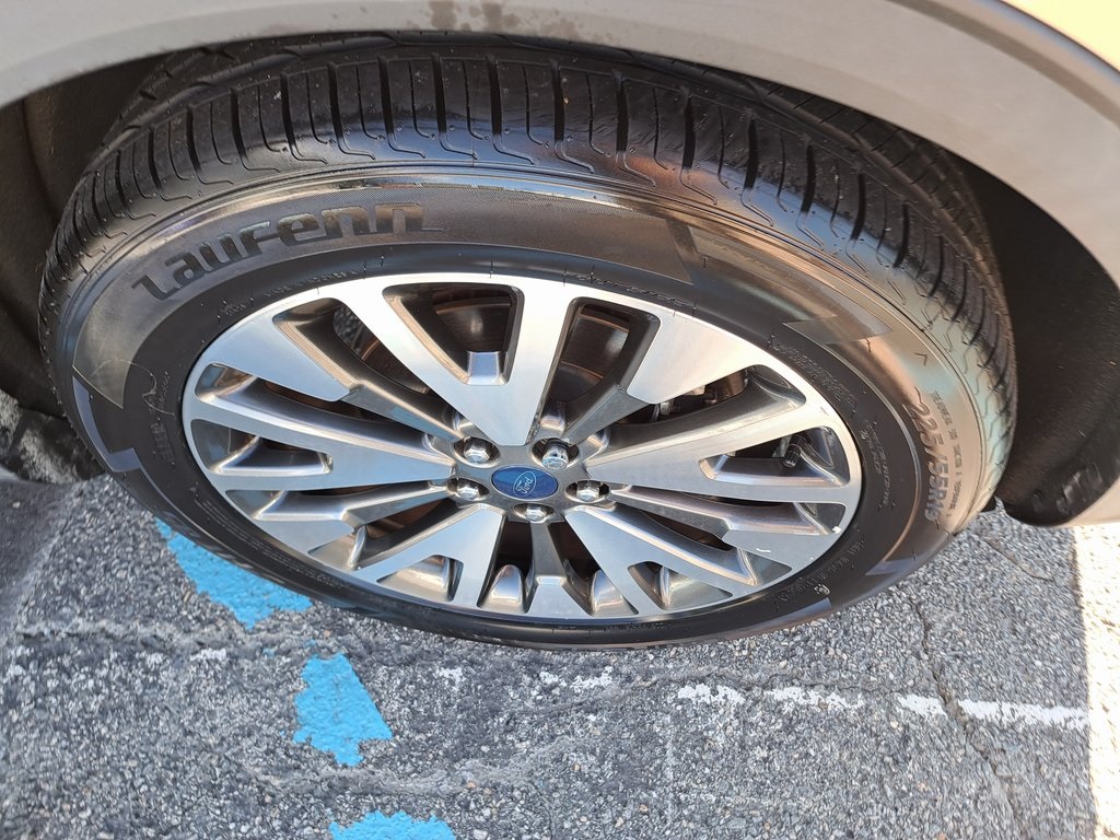 2020 Ford Escape Titanium Hybrid photo 25