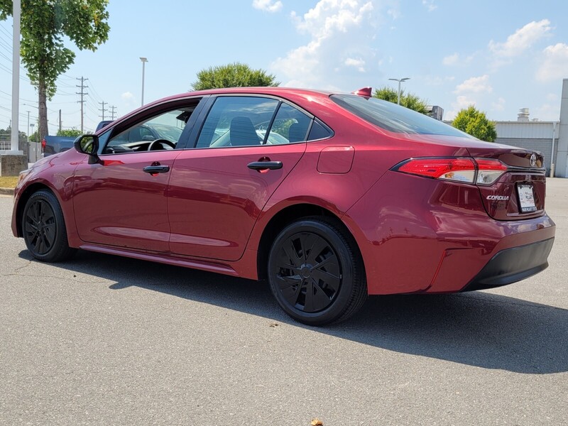 2025 Toyota Corolla LE photo 4