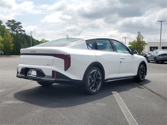 2025 Kia K4 GT-Line photo 2