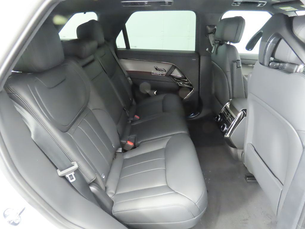 2025 Land Rover Range Rover Sport SE photo 21