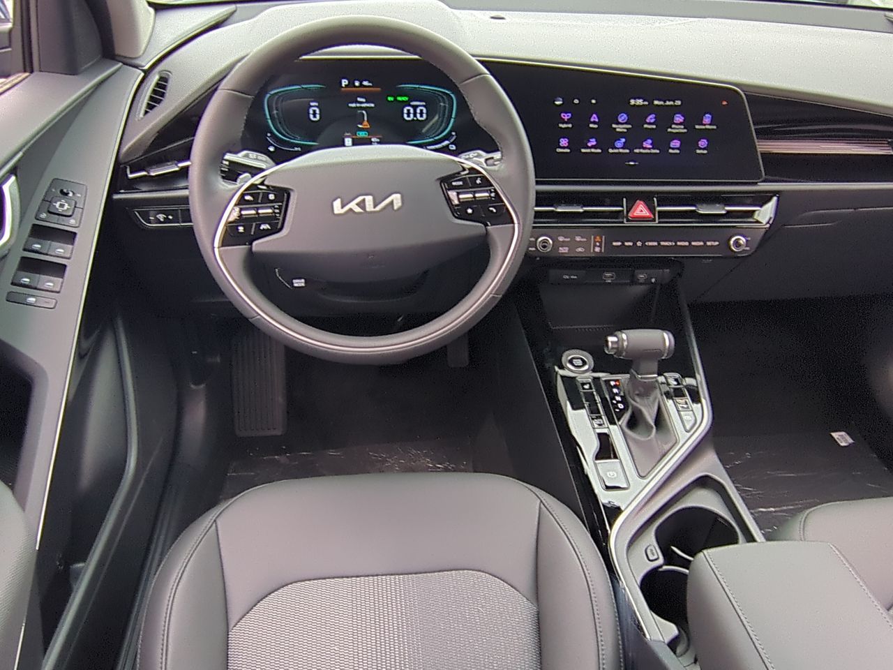 2025 Kia Niro EX photo 16