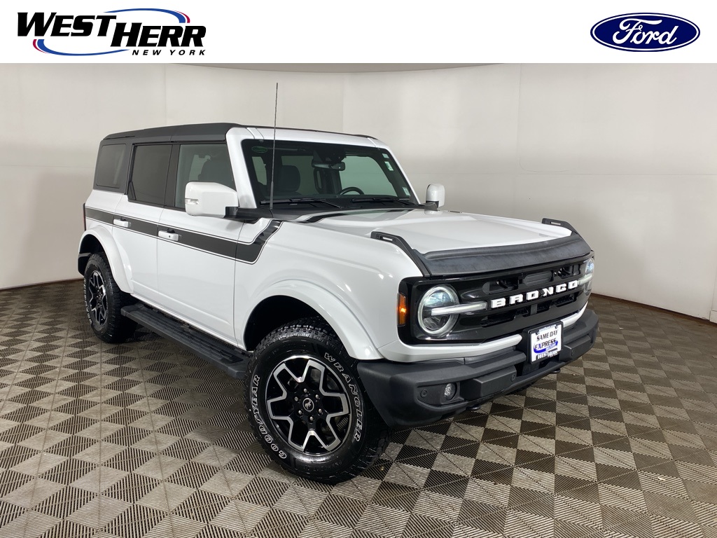 2022 Ford Bronco 4-Door Outer Banks's photo