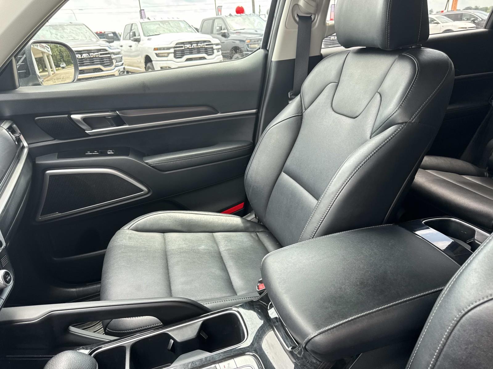 2023 Kia Telluride LX photo 14