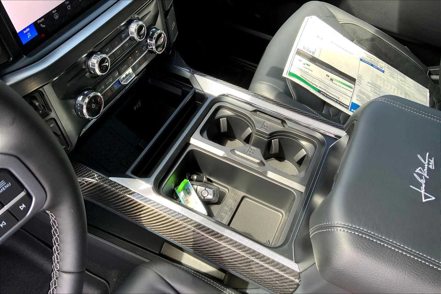 2025 Ford F-350 Lariat photo 8
