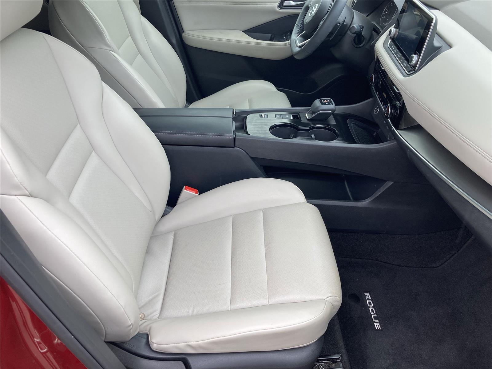 2021 Nissan Rogue SV photo 32