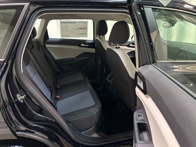 2025 Volkswagen Taos S photo 29