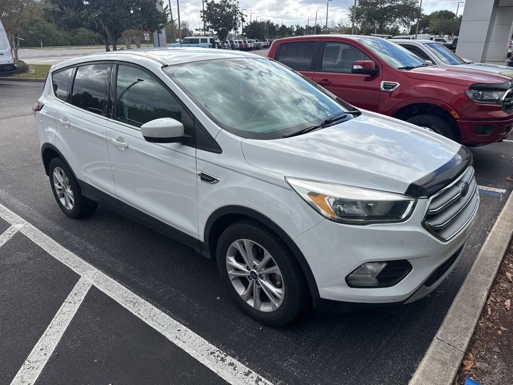 2017 Ford Escape SE photo 2