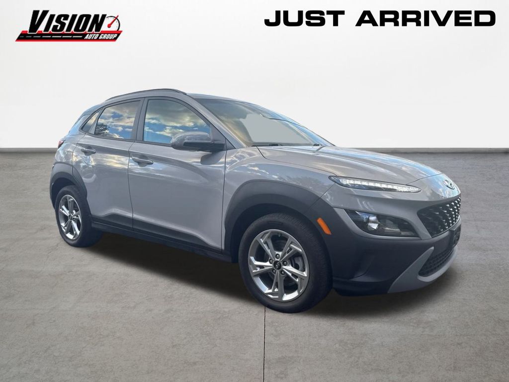 2023 Hyundai Kona SEL photo 2