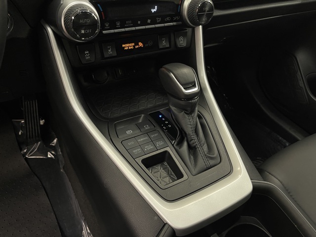 2022 Toyota RAV4 XLE Premium photo 16