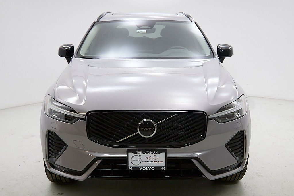 2026 VOLVO XC60 - Image 4