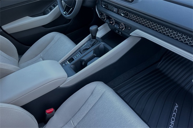 2025 Honda Accord SE photo 11