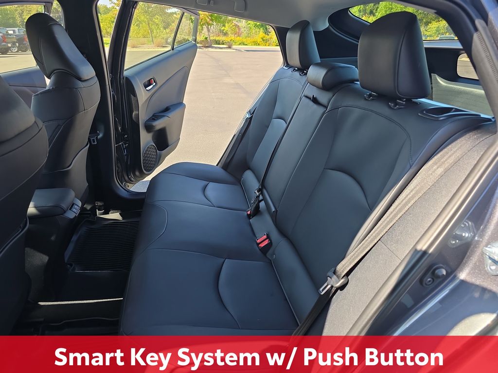 2022 Toyota Prius XLE AWD-e photo 14