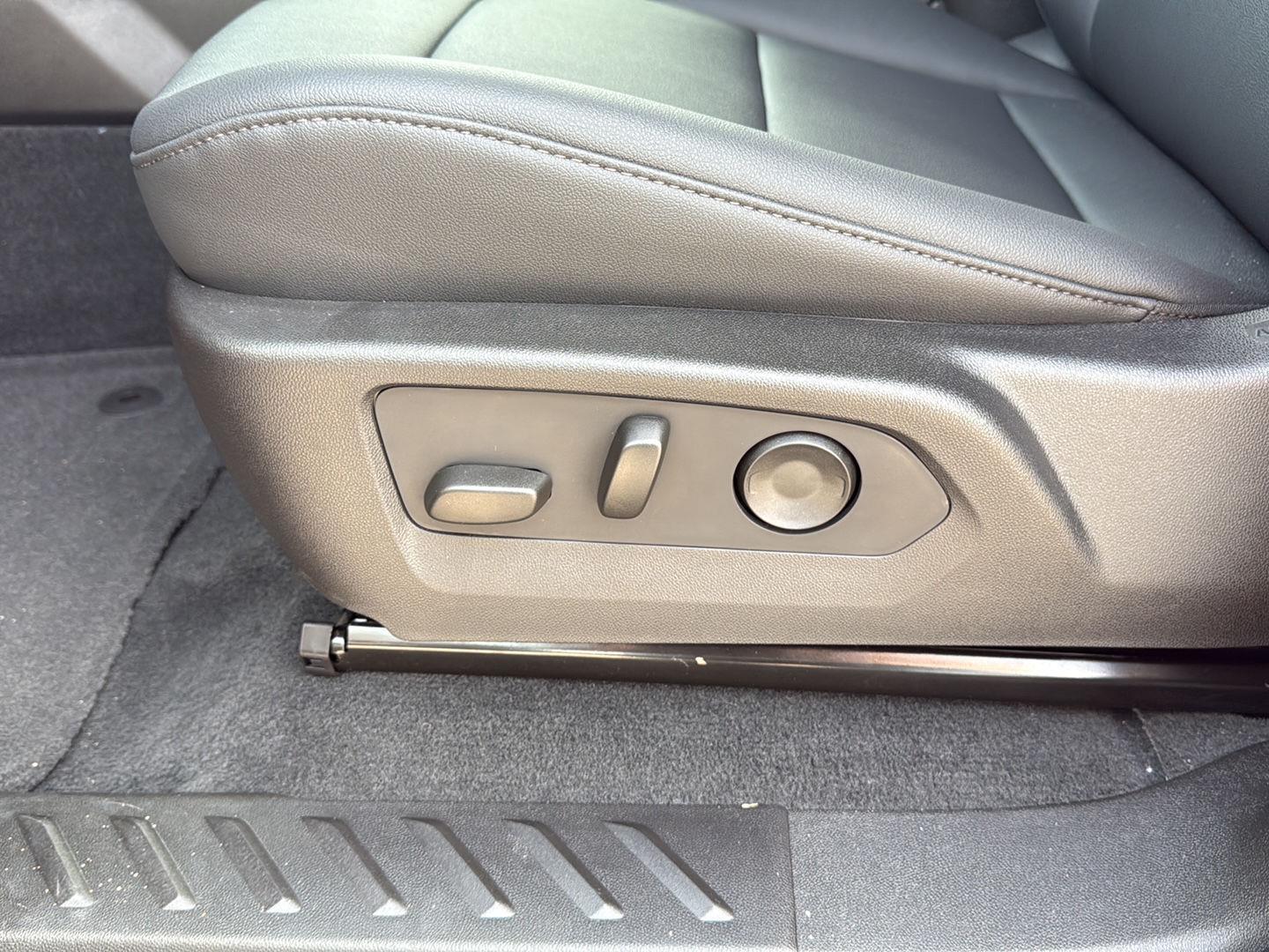 2025 Chevrolet Colorado Trail Boss photo 4