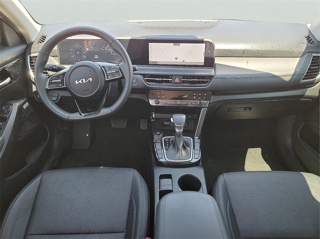 2024 Kia Seltos SX photo 10