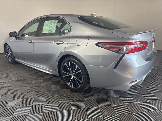 2019 Toyota Camry Hybrid SE photo 6