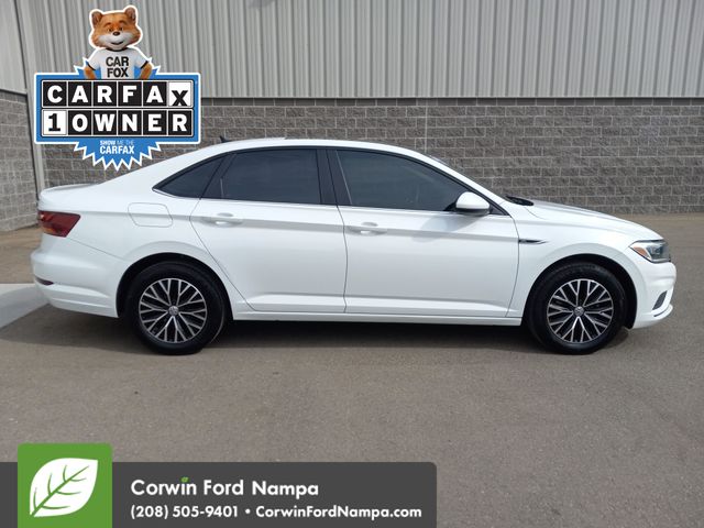 2019 Volkswagen Jetta SEL photo 2