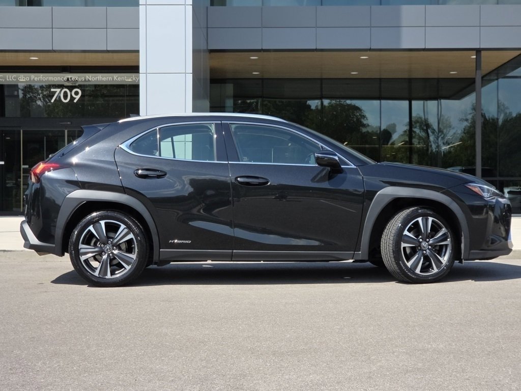 2020 Lexus UX 250h Premium photo 24