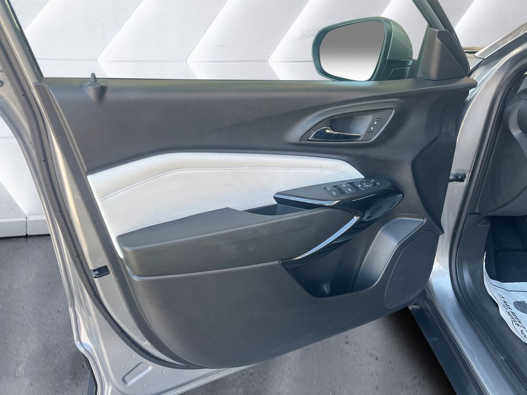 2024 Chevrolet Trax LT photo 12