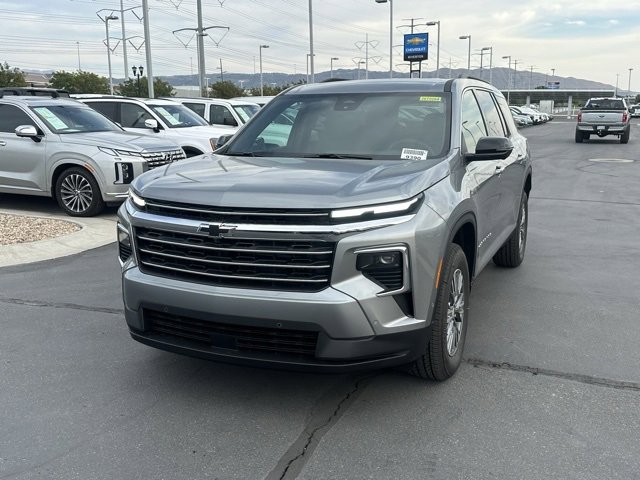 2026 Chevrolet Traverse photo 3