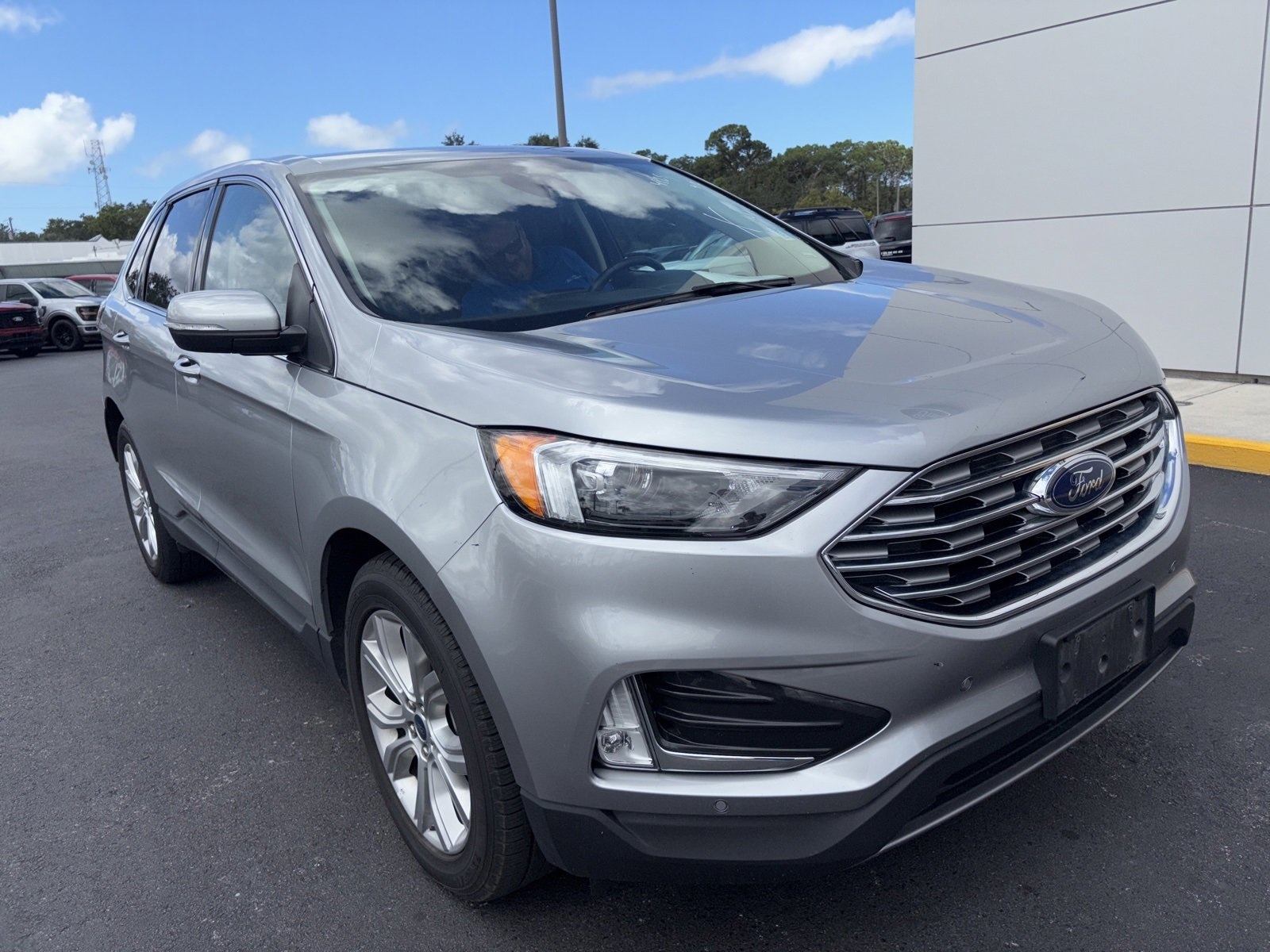 2022 Ford Edge Titanium photo 3