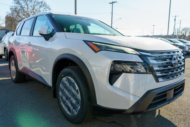 2026 Nissan Rogue SV photo 2