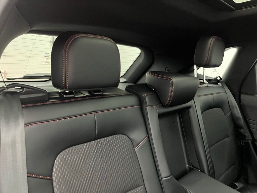 2024 Ford Escape ST-Line Select photo 30