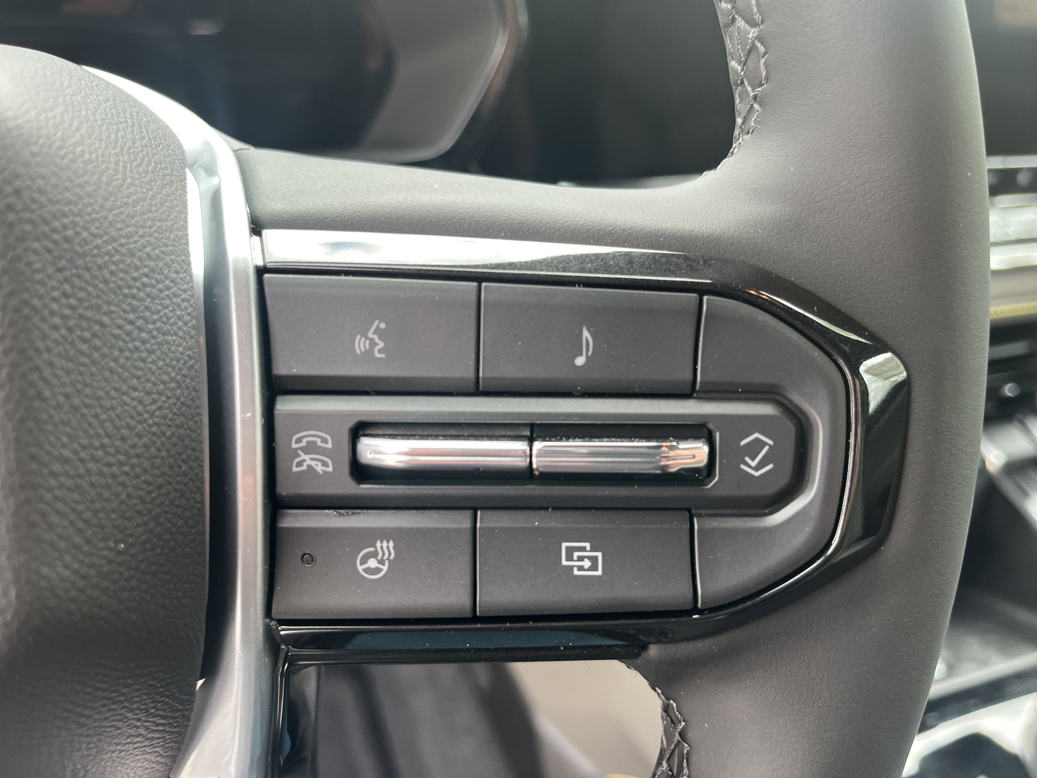 2025 Chevrolet Colorado ZR2 photo 4