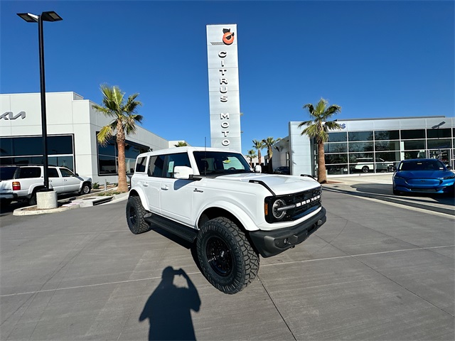 2025 Ford Bronco 4-Door Outer Banks's photo