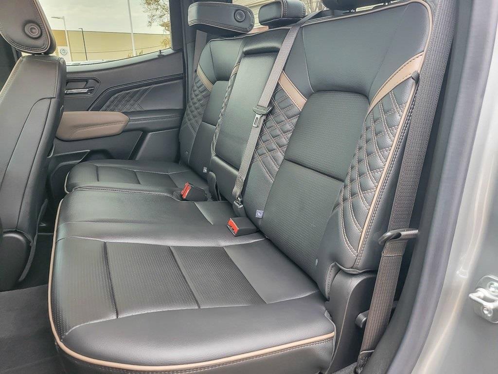 2024 GMC CANYON - Image 11