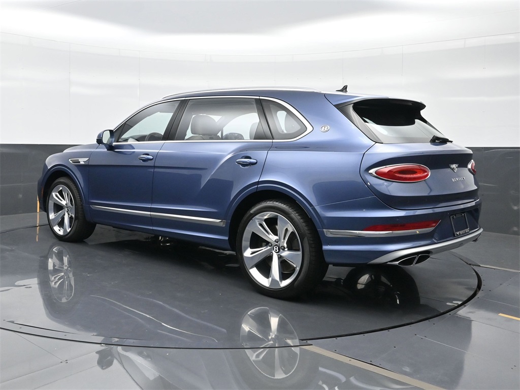 2025 Bentley Bentayga EWB photo 3