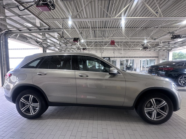 2022 Mercedes Benz GLC 300 4MATIC photo 2