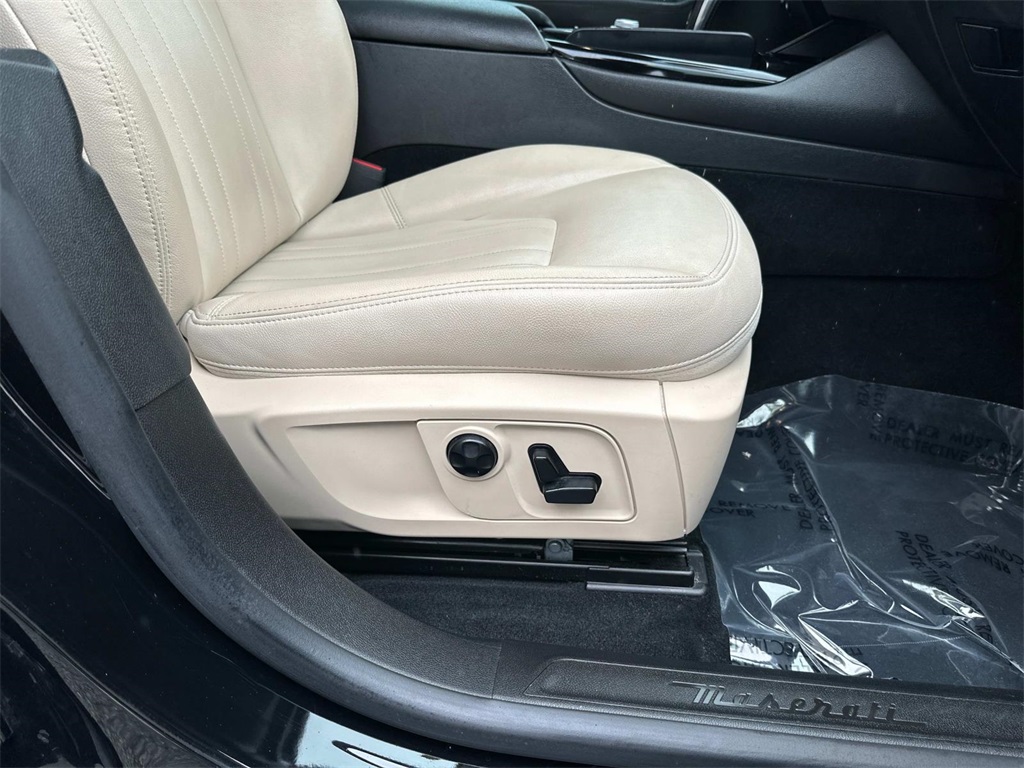 2020 Maserati Levante S photo 16