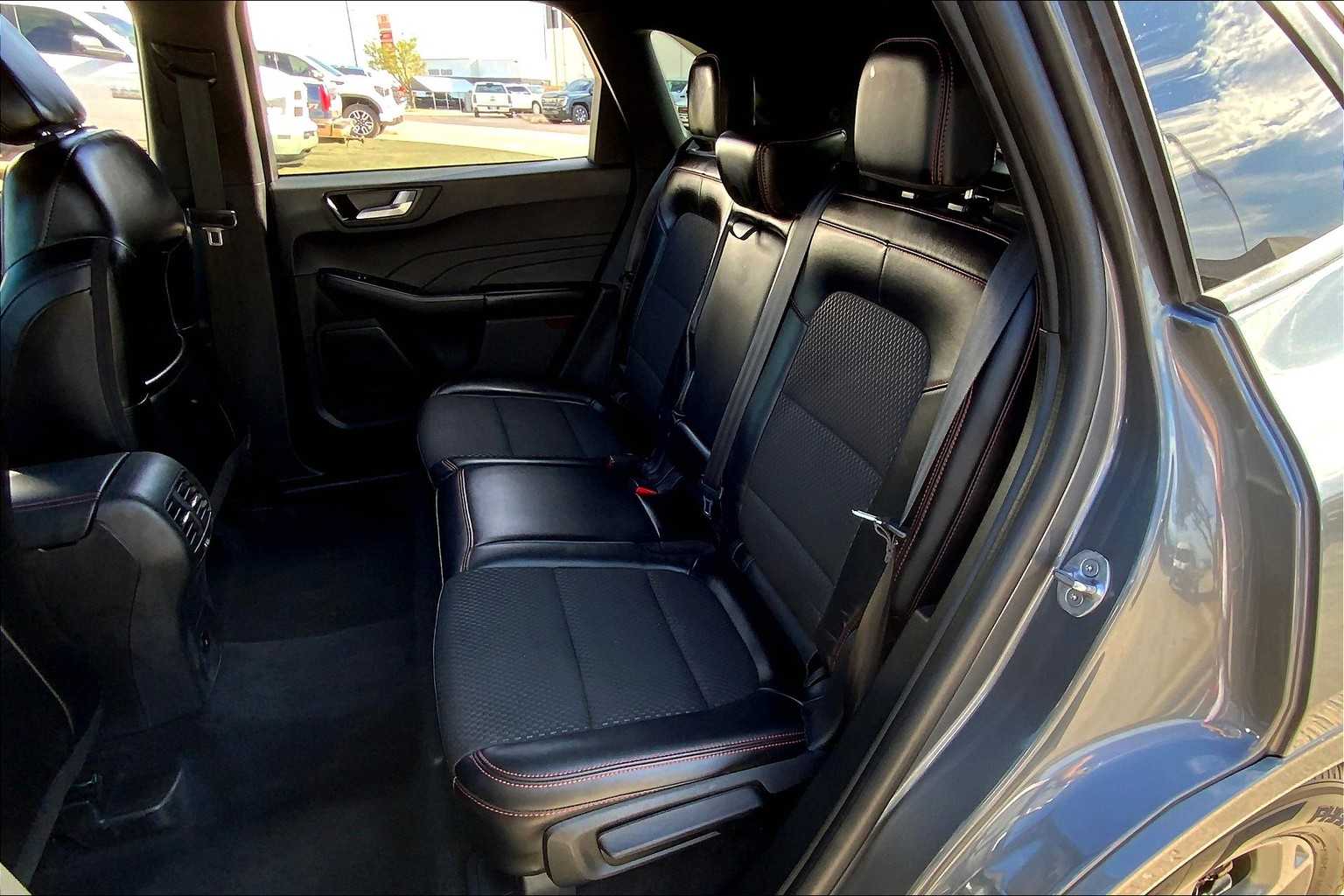 2023 Ford Escape ST-Line photo 17