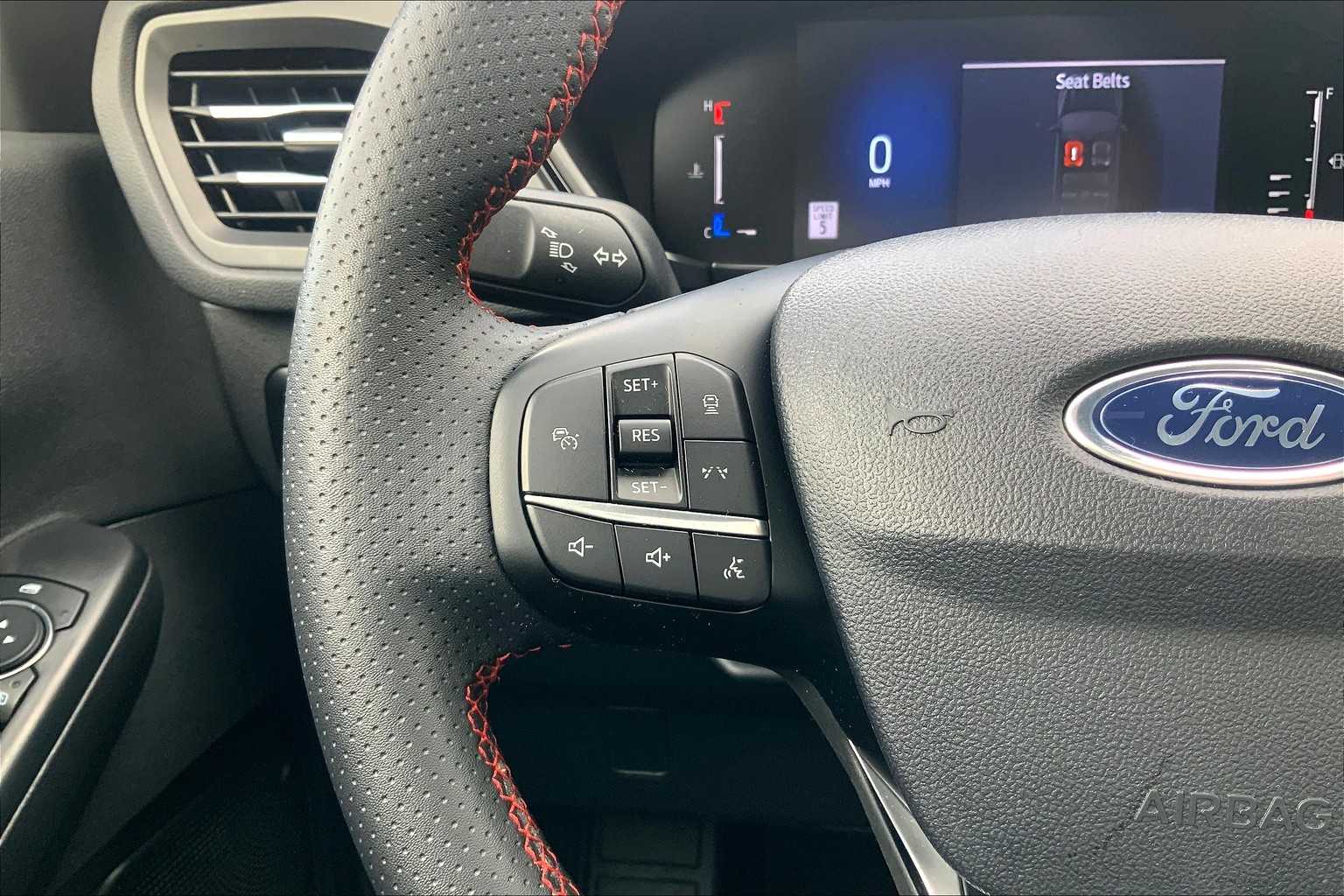 2024 Ford Escape ST-Line photo 25