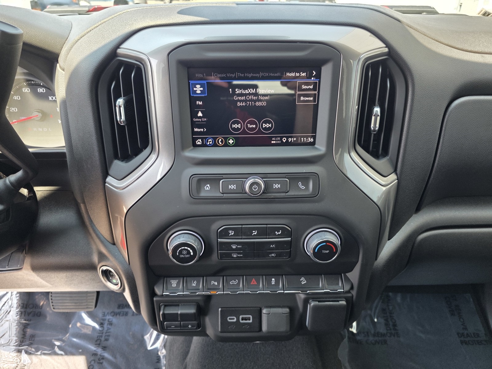 2025 Chevrolet Silverado 2500HD Custom photo 27