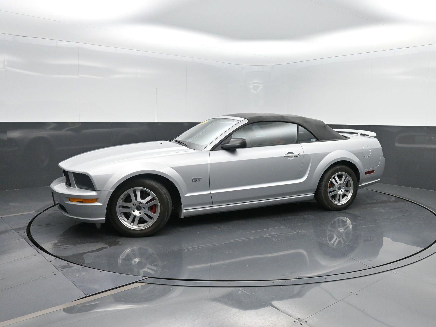 2005 Ford Mustang GT Premium