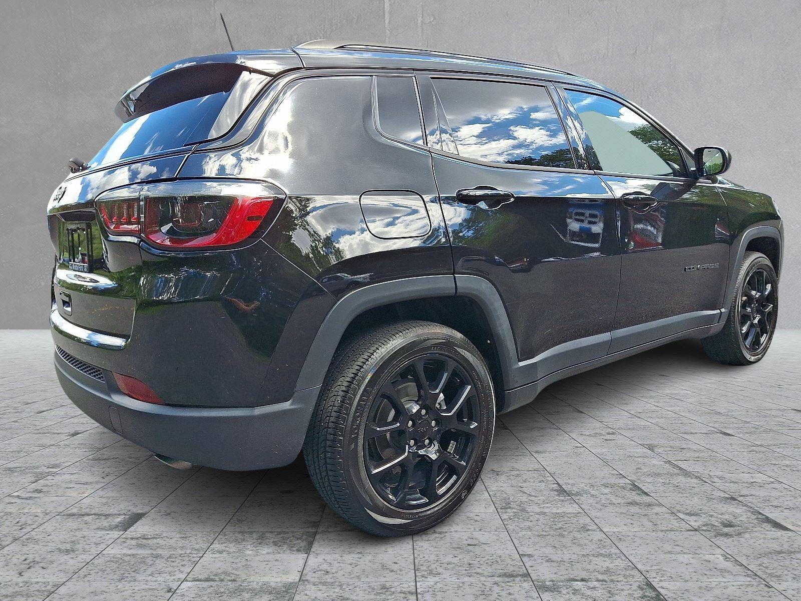 2022 Jeep Compass Altitude photo 3