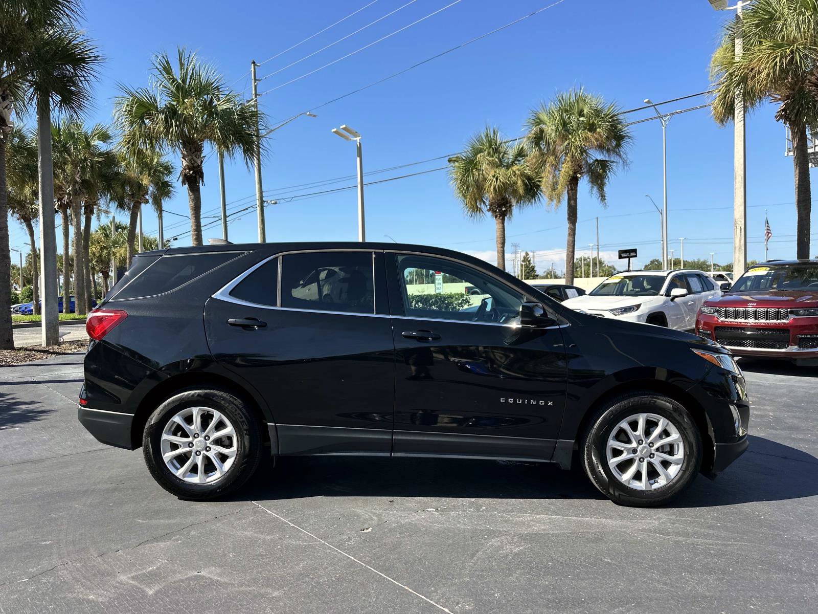 2020 Chevrolet Equinox LT photo 2