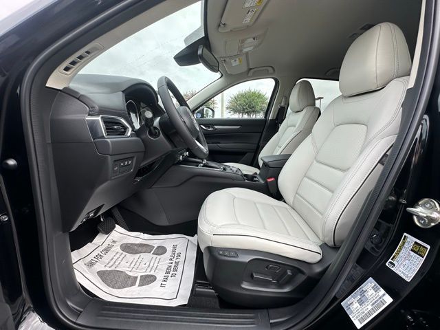 2025 Mazda CX-5 2.5 S Preferred photo 24