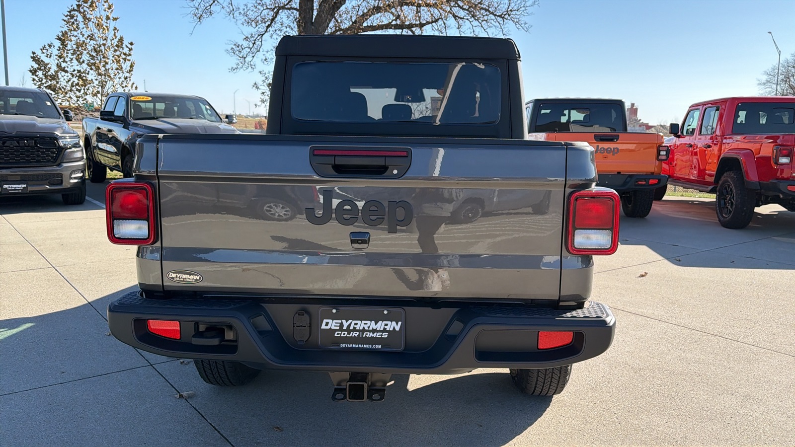 2026 Jeep Gladiator Sport S photo 4