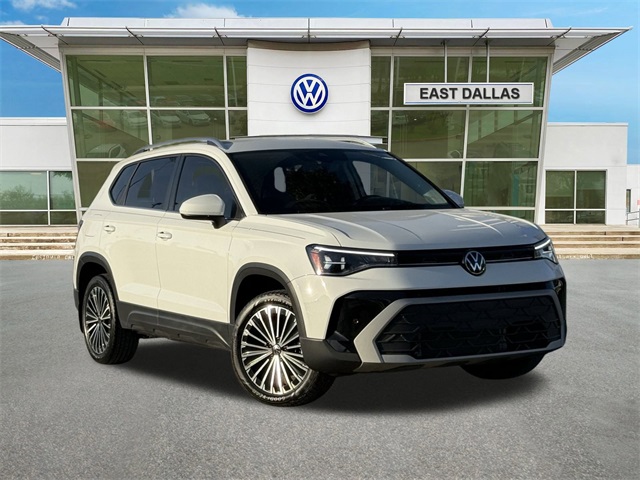 2025 Volkswagen Taos SE's photo