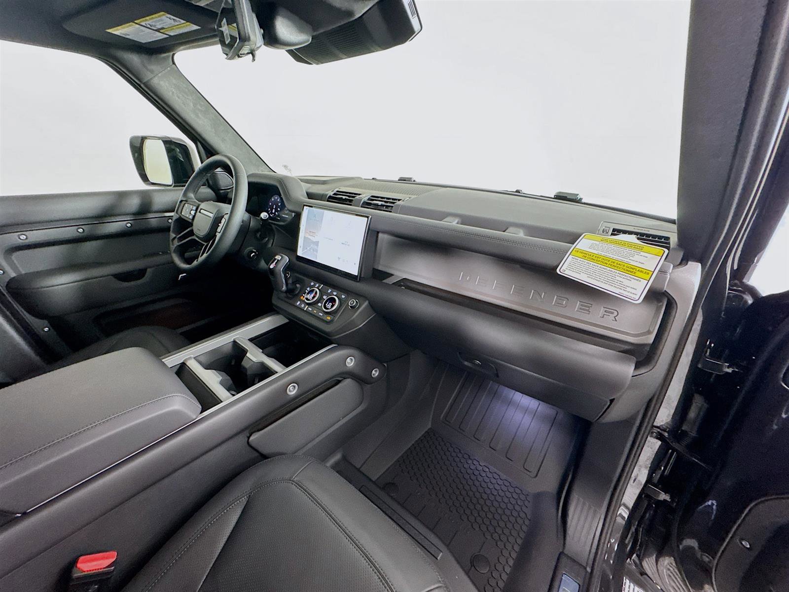 2025 Land Rover Defender 110 photo 29