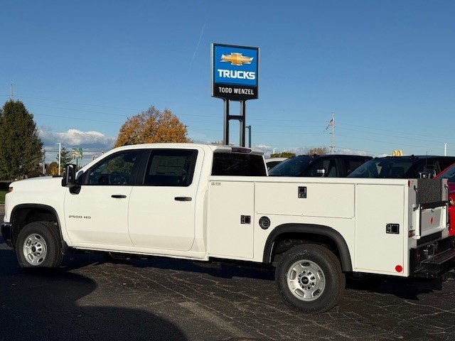 2024 Chevrolet Silverado 2500HD photo 2