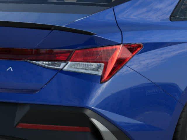 2025 Hyundai Elantra SEL Sport photo 10